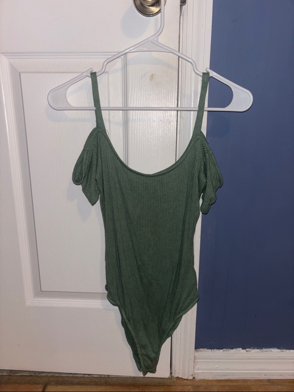 Bundle of two Body suits and one crop tank top - Picture 11 of 16